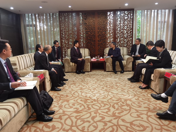 王春副市长会见日本YKK AP总经理松本昭弘先生一行.jpg