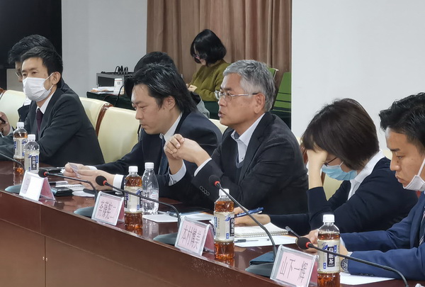 日本国重慶領事館斎藤憲二副領事とJETRO成都事務所田中一誠首席代表が発言.jpg