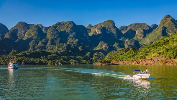 万峰湖2.jpg